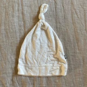 Kyte Baby knotted cap